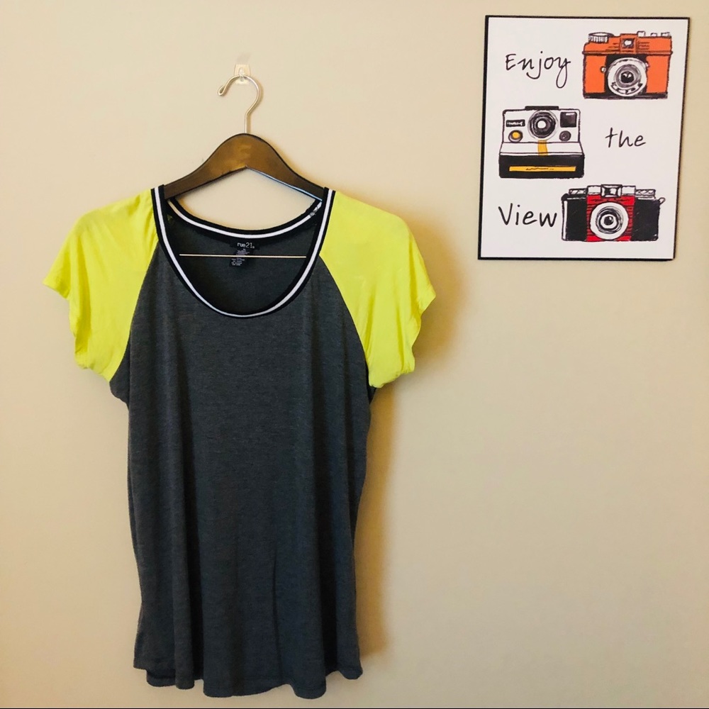 Rue21 T-shirt